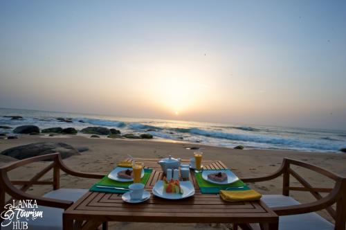 Dine on the Beach (3)